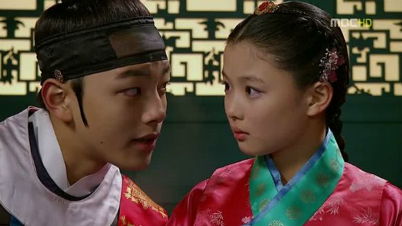 The Moon That Embraces the Sun: Episode 4