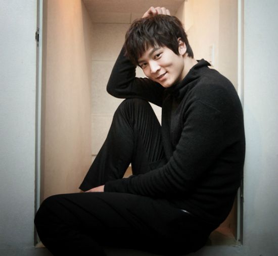 Joo Won takes the lead in Bridal Mask