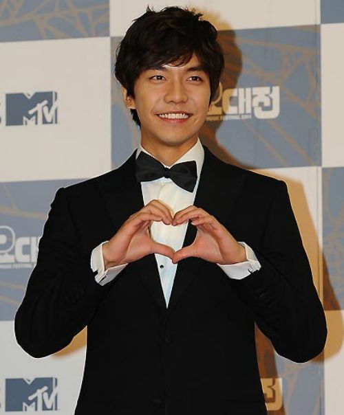 Lee Seung-gi to play Ha Ji-won’s King?