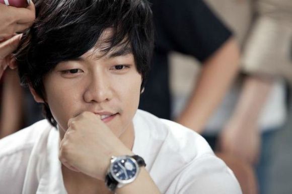 Lee Seung-gi drops Strong Heart, Kang Ho-dong to return?