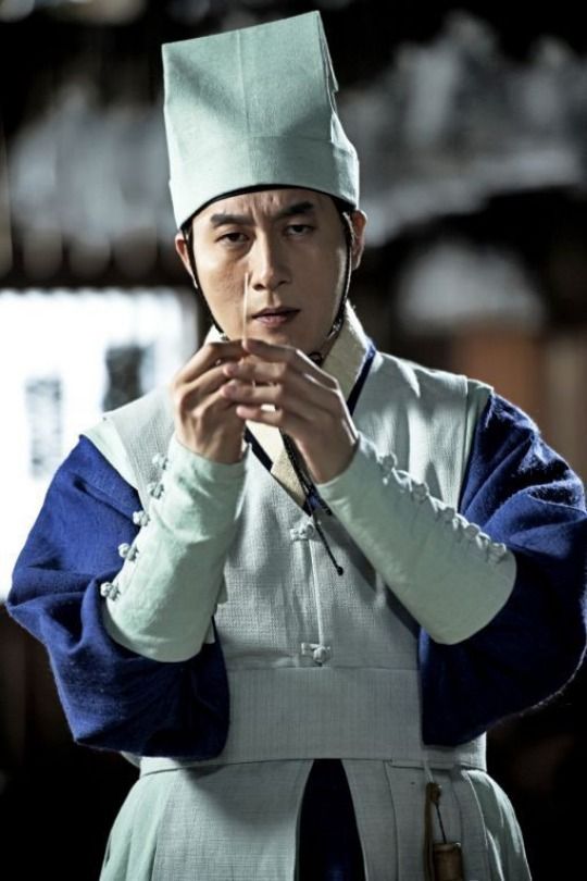 Teaser and posters for medical sageuk Heo Jun