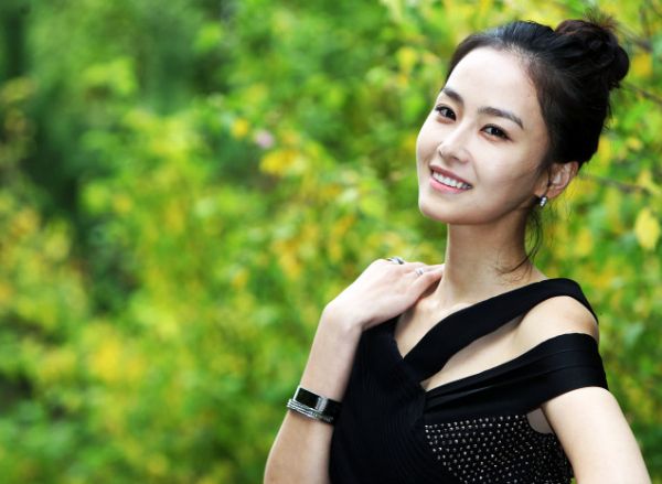 Hong Soo-hyun takes on weekend family drama