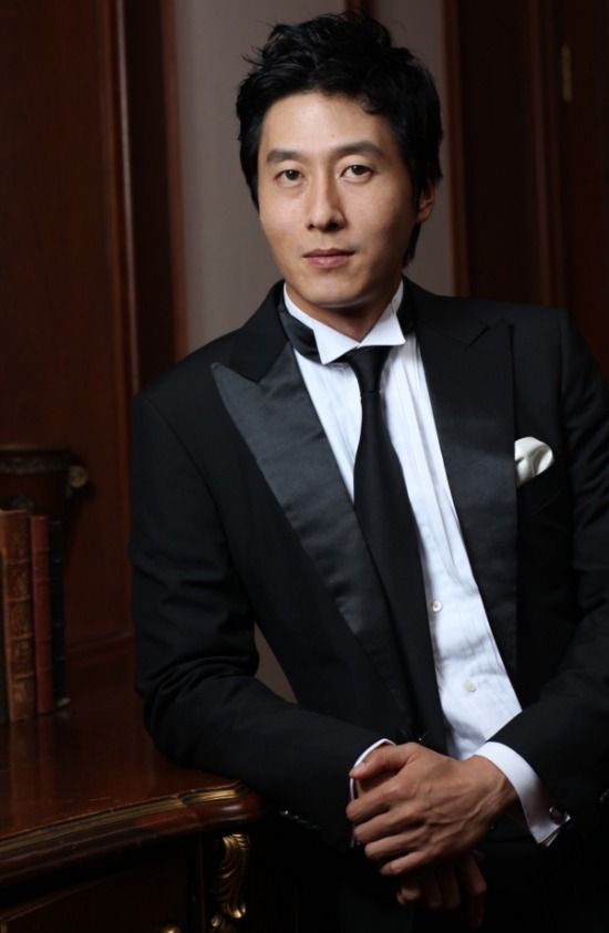 Kim Joo-hyuk headlines Heo Jun remake