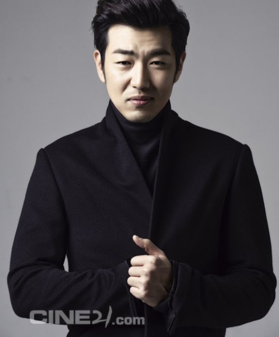 Lee Jong-hyuk considers new weekend drama