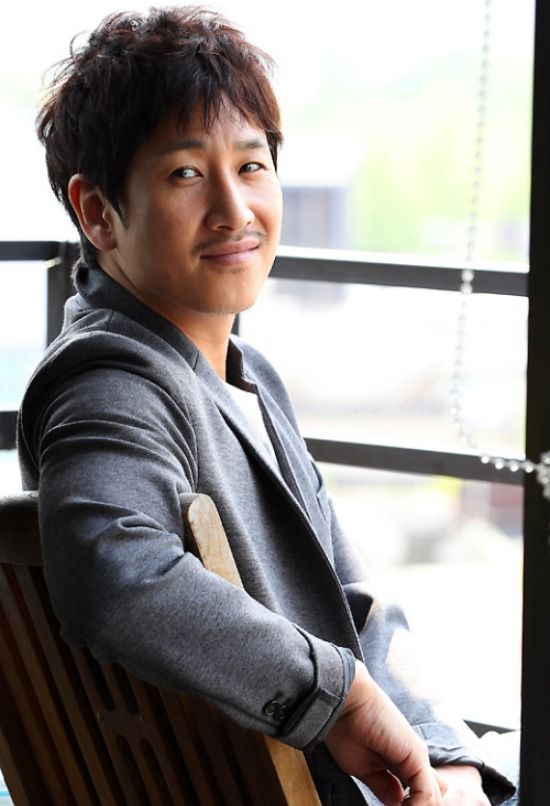 Lee Seon-kyun headlines new road variety show