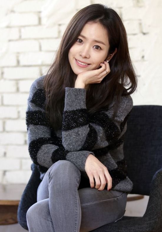 Han Ji-min up for potential drama reunion with Uhm Tae-woong