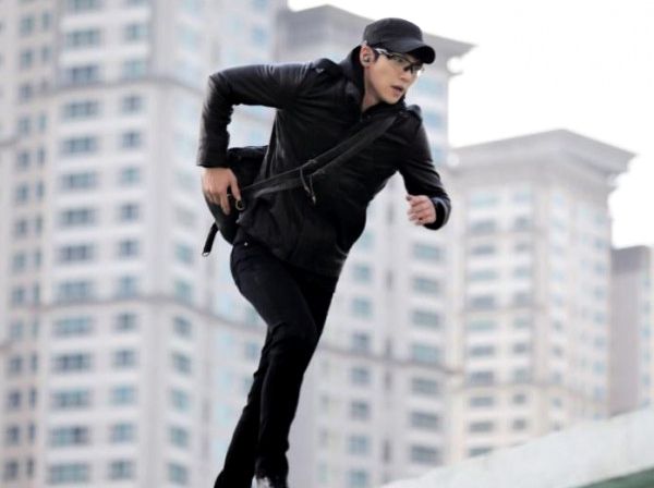 Ji Chang-wook leaps across skyscraper rooftops for Healer