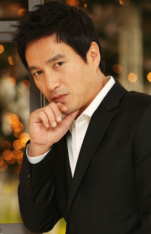 Jo Jae-hyun teams with Chaser writer for new drama Punch
