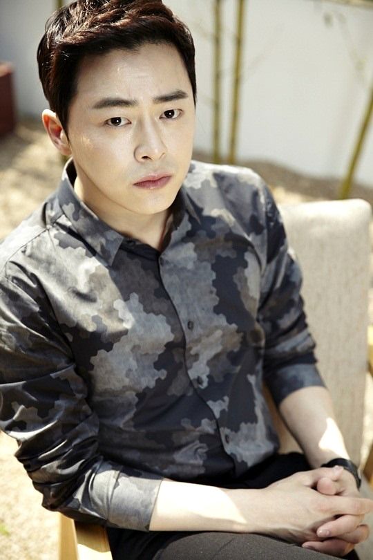 Jo Jung-seok offered leading role in newsroom thriller