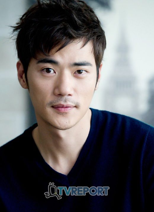 Kim Kang-woo courted for Golden Cross