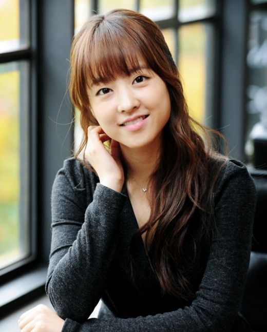 Park Bo-young considers horror project Girl