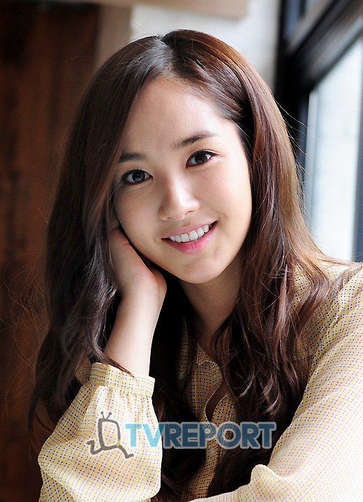 Park Min-young courted to play rookie cop