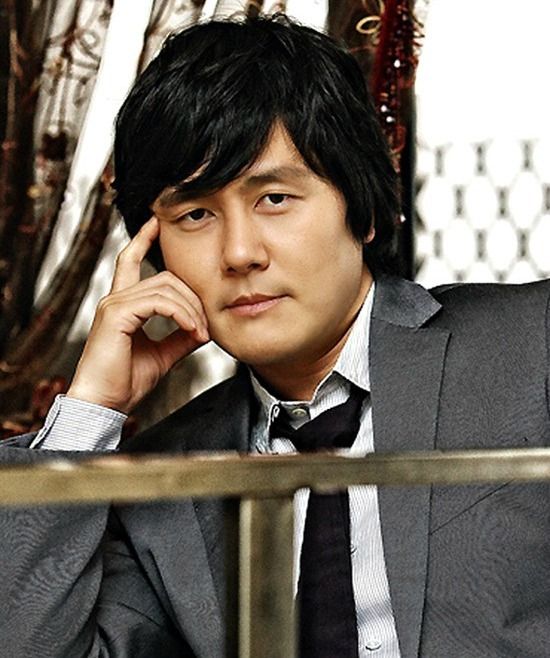 Kam Woo-sung courted to be Lee Young-ae’s leading man