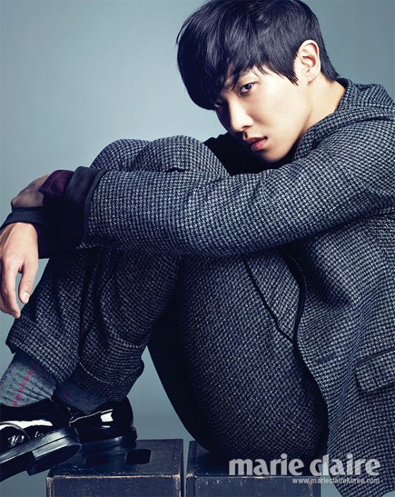 Lee Joon becomes vampire private eye for OCN