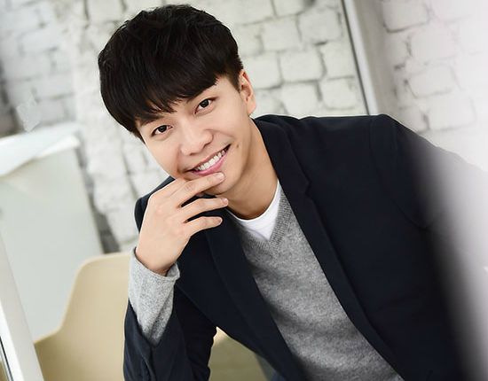 Lee Seung-gi joins the cameo parade on The Producers