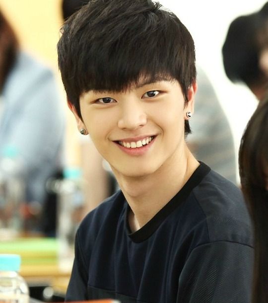 School 2015 still without leading man, courts Yook Sung-jae to star