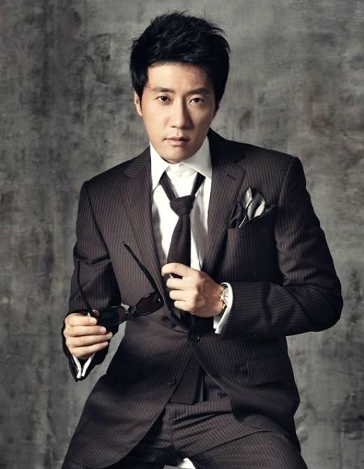 Kim Myung-min considers new noir movie VIP