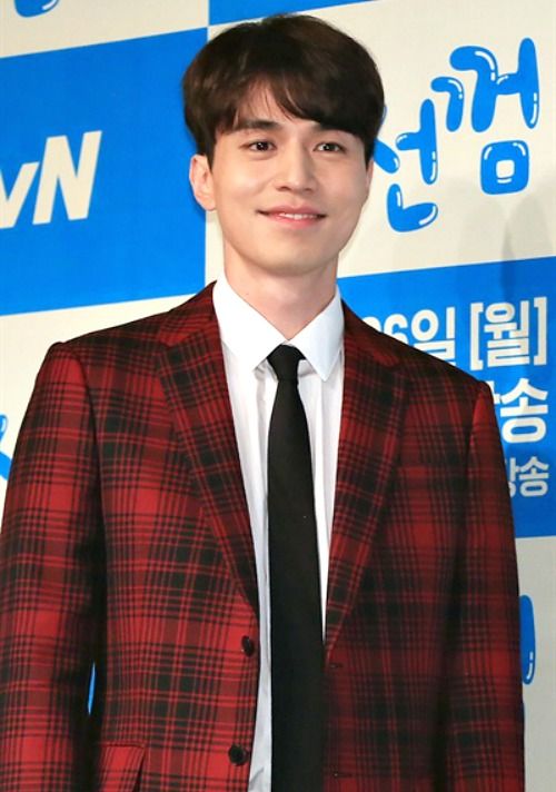 Lee Dong-wook considers reaper role in fantasy drama Goblin