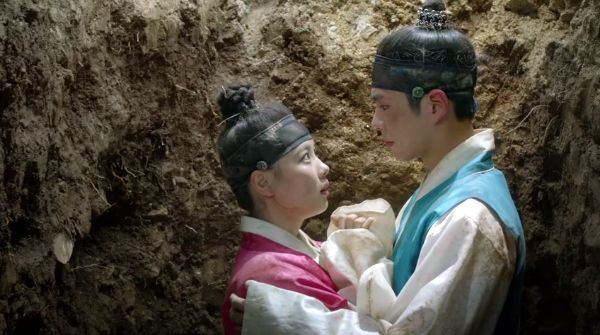Crossdressing confusion begins in Moonlight Drawn By Clouds