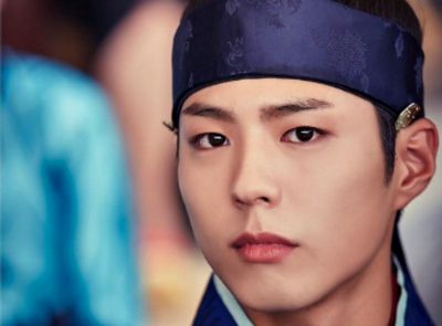 Friends turn to rivals in politics and love in Moonlight Drawn By Clouds