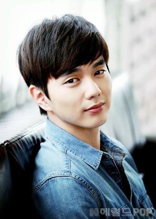 Resultado de imagen para yoo seung ho