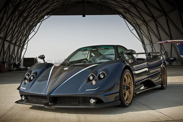 2011-Pagani-Zonda-Tricolore-Front-Side-View.jpg