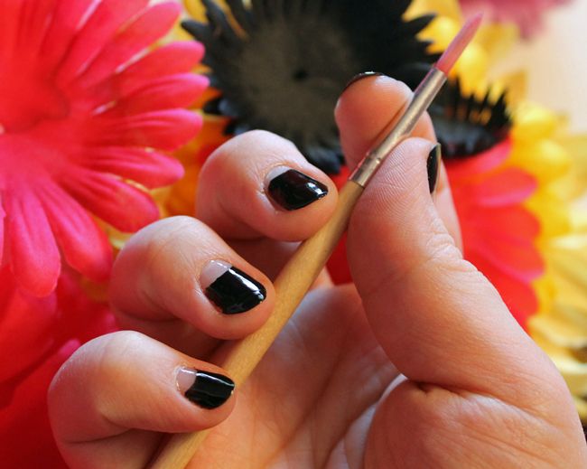 Retro Goth Nails