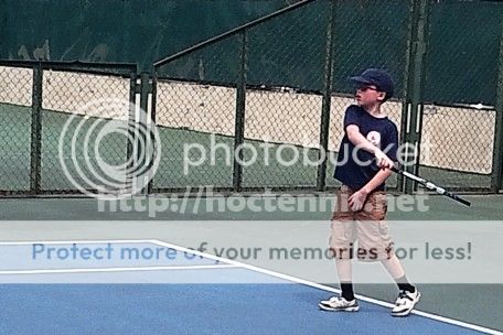 Lop day tennis cho tre em nuoc ngoai