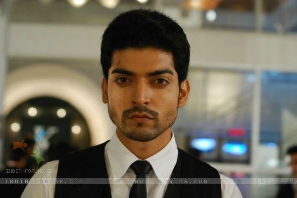 photo 149729-gurmeet-as-maan-singh-khurana-in-the-office_zpsa0fc7777.jpg
