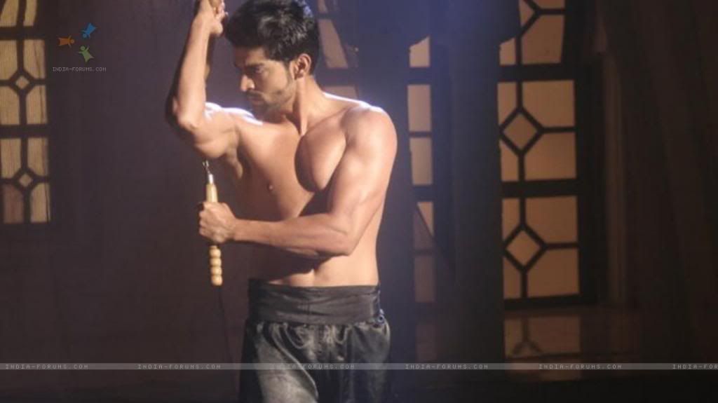 photo 168656-gurmeet-choudhary-as-maan-singh-khurana-performing-tai-chai_zpsb446d69a.jpg