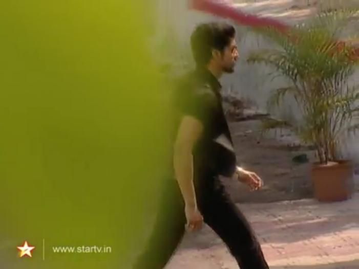 photo Geet-HuiSabseParayi-Episode150-YouTube11_zps9672b348.jpg