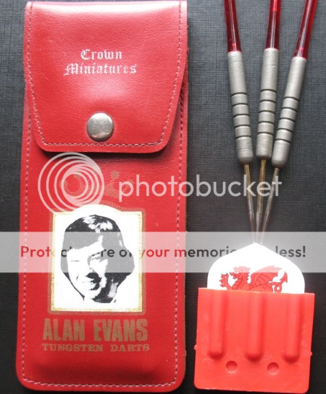 Alan Evans darts on eBay dont get conned!