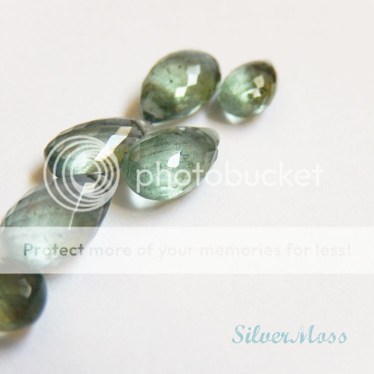 Aquamarine gemstones closeup on SilverMoss Blog